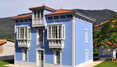 Studio (2 Adults)