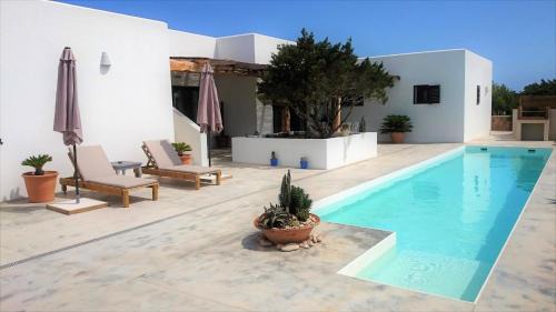 Three-Bedroom Holiday Home 