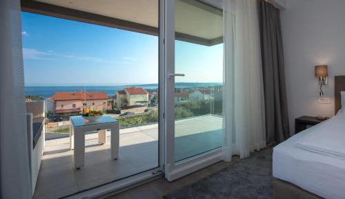 Deluxe Double Room with Balcony and Sea View