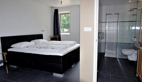 Quadruple Room with Private Bathroom
