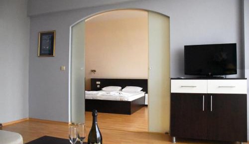 One-Bedroom Suite with Sea View