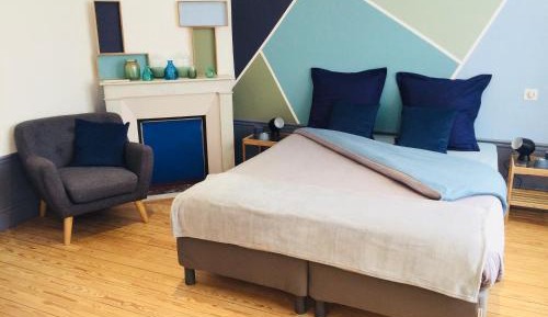 Deluxe Room (2 Adults + 1 Child)