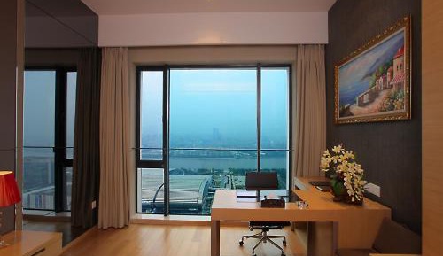 Deluxe Queen Room with River View