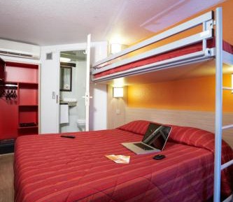 Triple Room (1 Double Bed + 1 Single Bed)