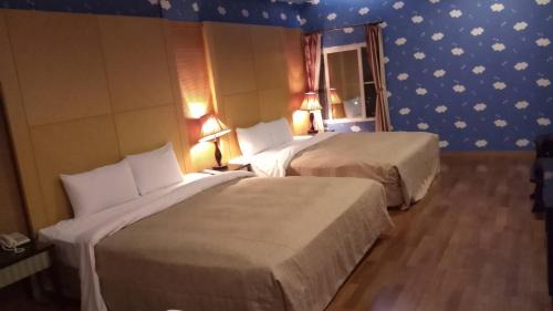 Family Room with Shower