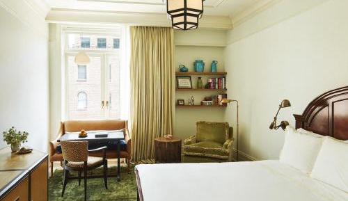 King Room with Roll-In Shower - Disability Access