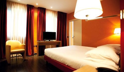 Comfort Queen Room
