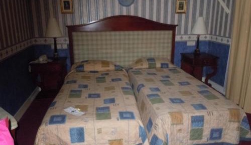 Quadruple Room (4 single beds)
