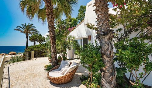  Suite with Beach Access