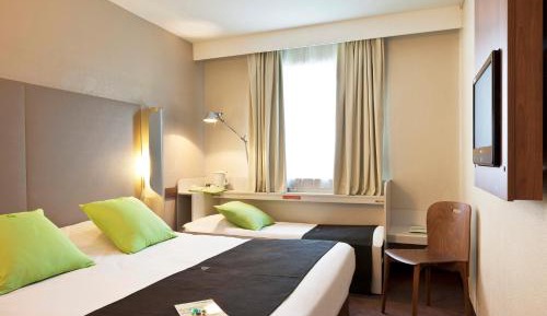 Triple Room with 1 Double Bed and 1 Junior Bed (-10 Years)