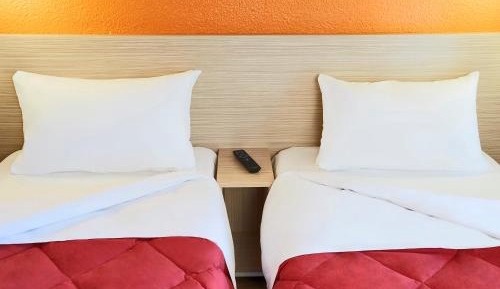 Triple Room ( 3 single beds)
