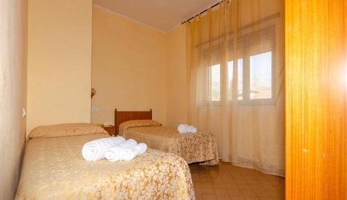 Budget Twin Room with Private Bathroom 