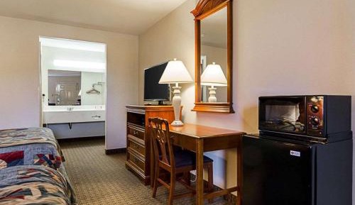 Queen Room with Two Queen Beds - Smoking
