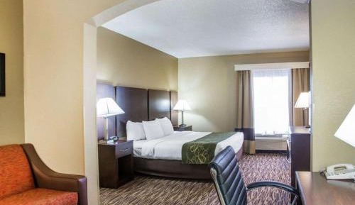 King Suite - Non-Smoking