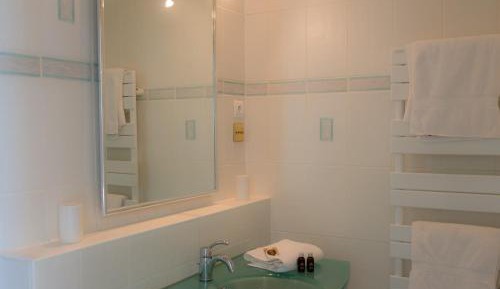 Twin Room with Private Bathroom