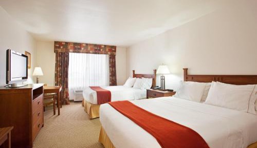 Standard Room with Two Queen Beds