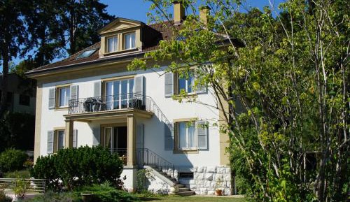 Apartment with Lake View