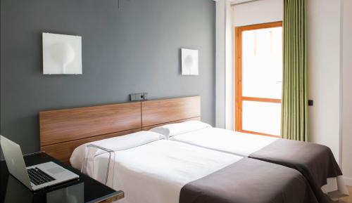Twin Room with Extra Bed