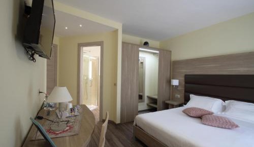 Junior Suite with Balcony