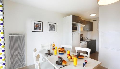Two-Bedroom House (6 Adults)