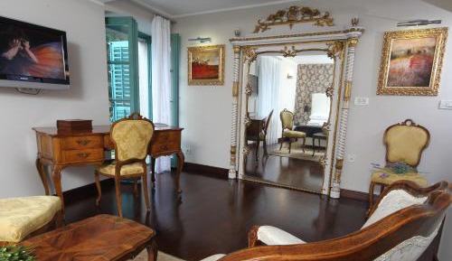 Junior Suite with Balcony