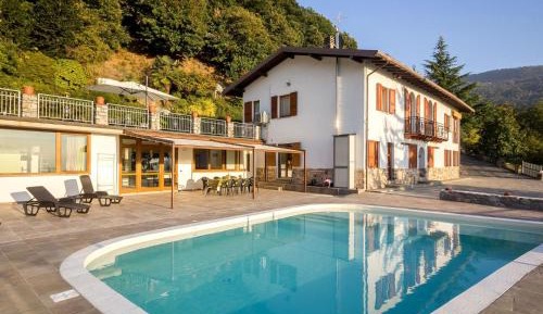 Six-Bedroom Holiday Home