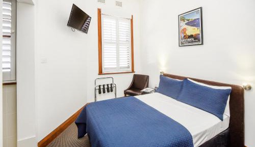 Queen Room with Private Bathroom
