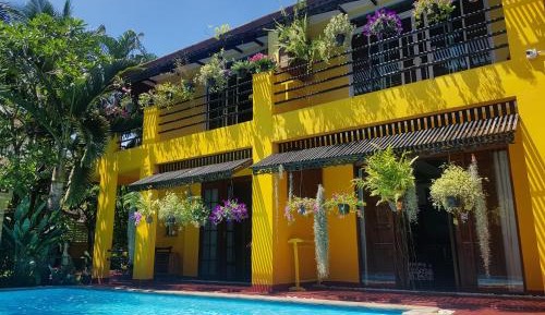 Suite with Pool View