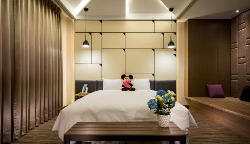 Queen Room with Balcony