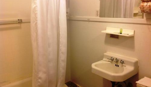 Single Room with Shared Bathroom