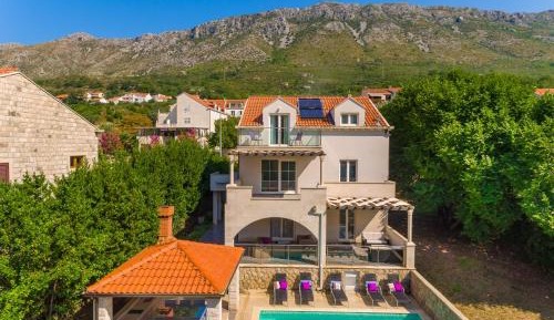 Six-Bedroom Villa with Terrace and Pool View