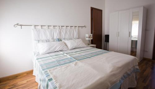Deluxe Double or Twin Room with Mountain View