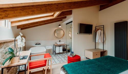Deluxe Double Room with Bath