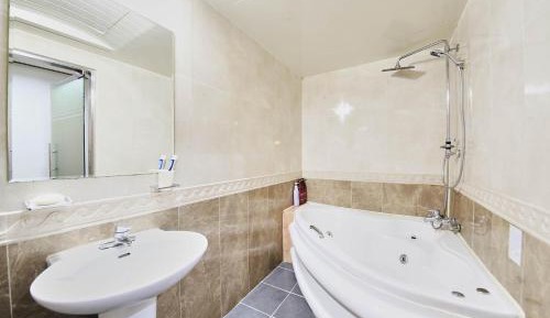 Double Room with Spa Bath