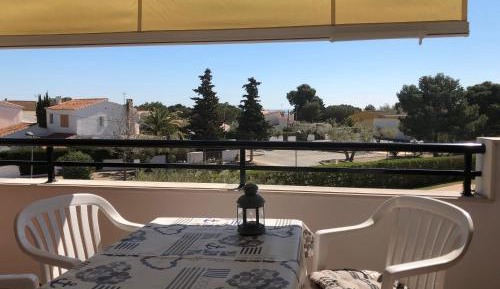 Apartment with Pool View 