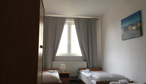 Economy Triple Room