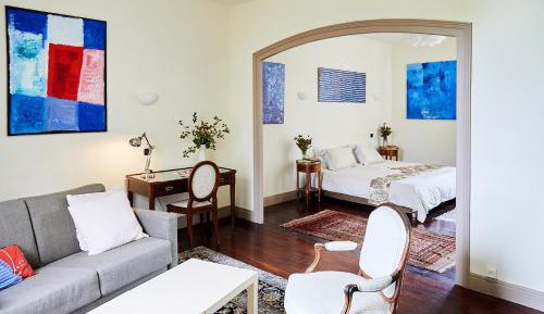 Deluxe King Suite