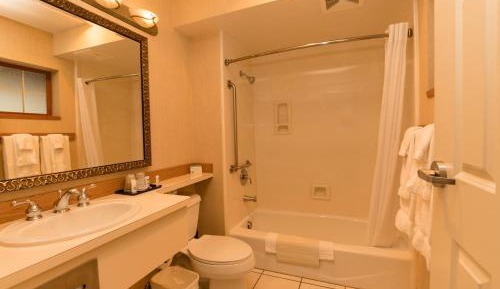 Deluxe Queen Room with Two Queen Beds