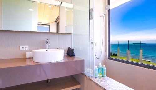 Deluxe Double Room with Balcony and Sea View