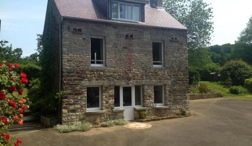 Cottage (9 Adults)