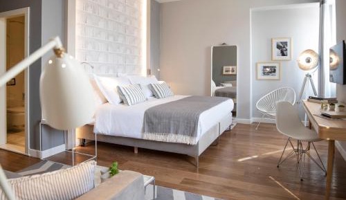 Classic Double Room with Partial Sea View