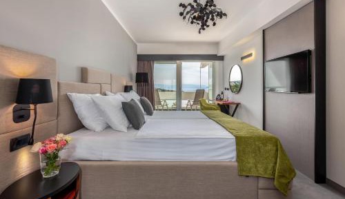 Superior Double Room with 2 Extra pull-out Beds, Sea Side View and Balcony