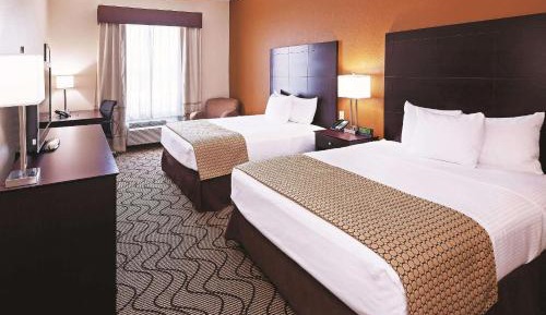 Queen Room with Two Queen Beds and Bath Tub - Mobility Accessible/Non-Smoking