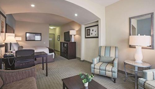 Executive King Suite - Non-Smoking