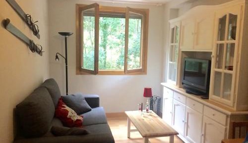 Apartment with Mountain View