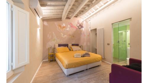 Deluxe Double or Twin Room with City View