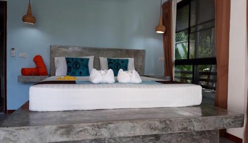 Apartment with Garden View