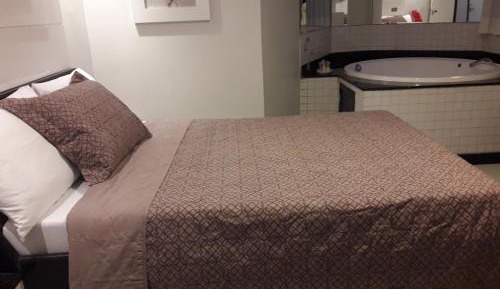 Deluxe Suite with Spa Bath