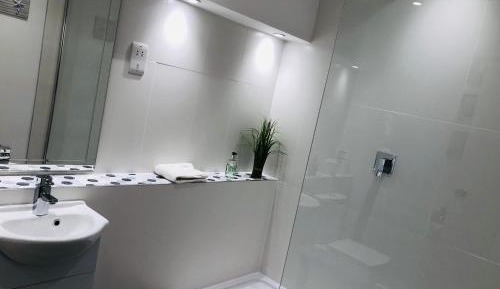 Twin Room with Private External Bathroom