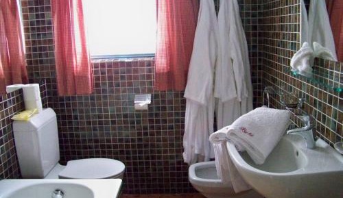 Studio with Bathtub